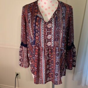 New directions Boho Smock Top Size Large Prime Condition Bell sleeves with Lace